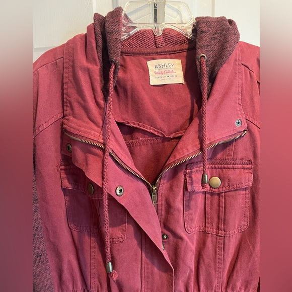Burgundy Utility Jacket- Denim Bodice, Sweatshirt Sleeves& Hood, Snaps &Pockets - Picture 3 of 10